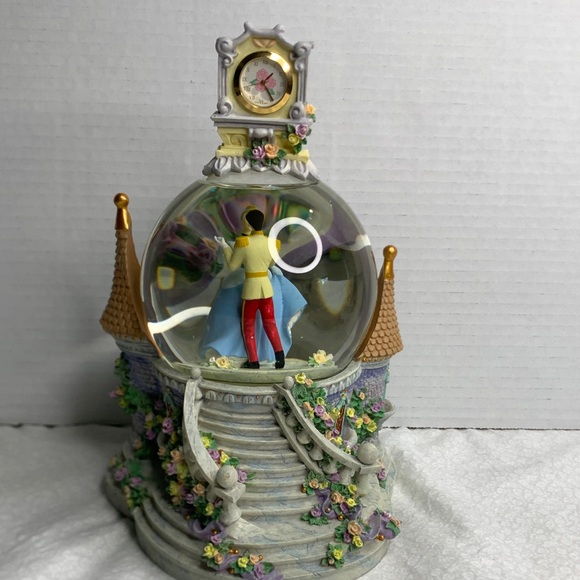 Disney snow globe Enchanted Castle Snow Globe with Clock - Picture 4 of 9